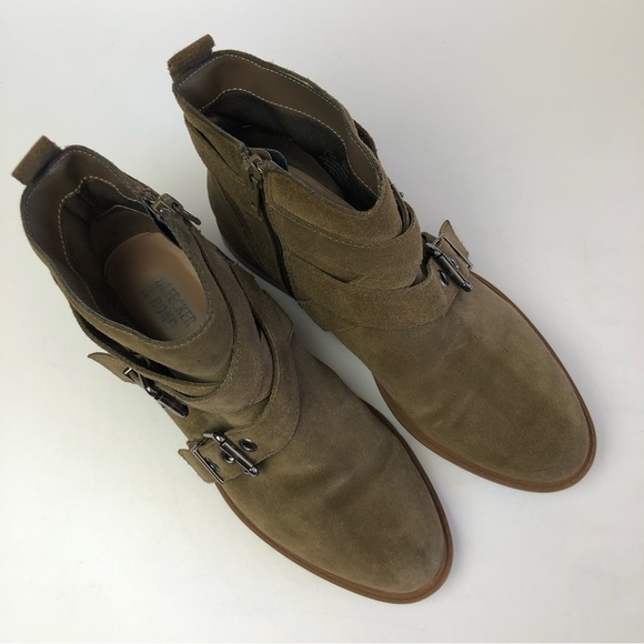 Bleecker & Bond Kelsey Suede Booties - Picture 4 of 14